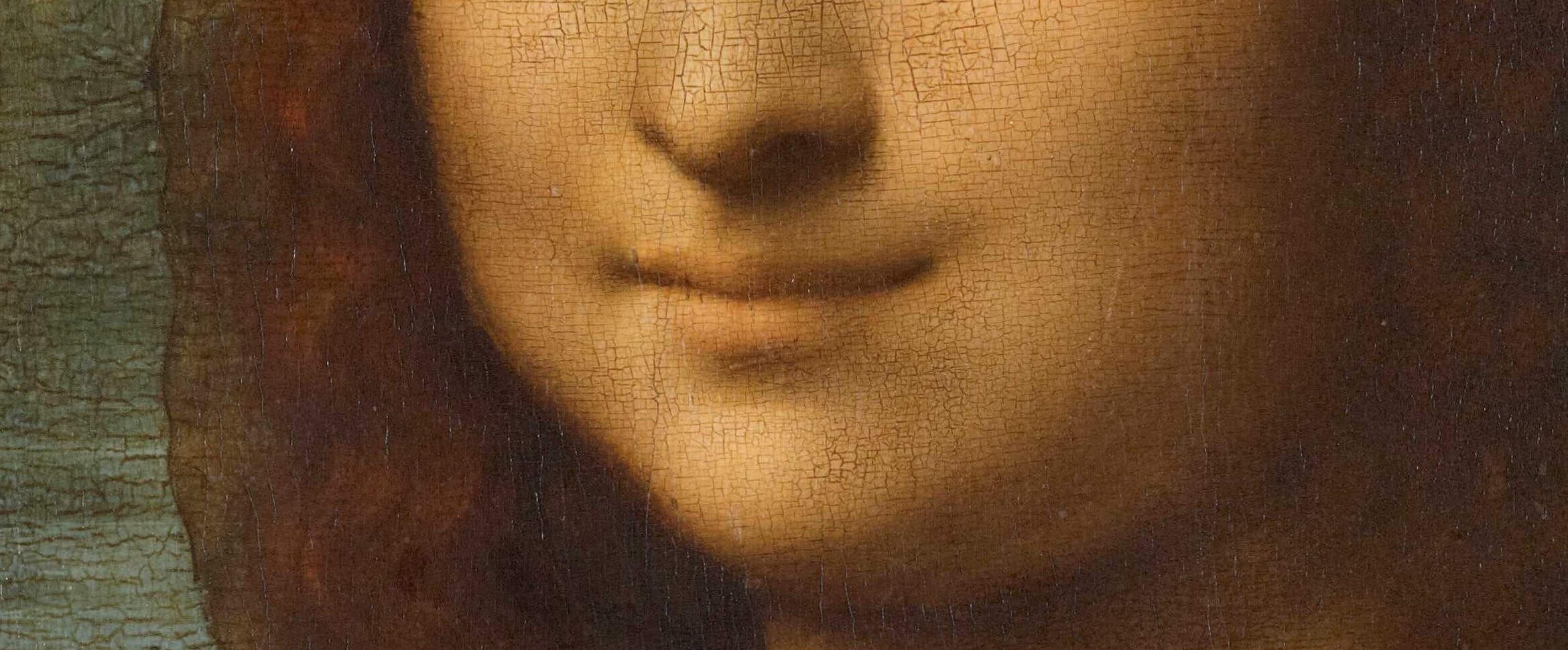 Close up of the famous "Mona Lisa smile"