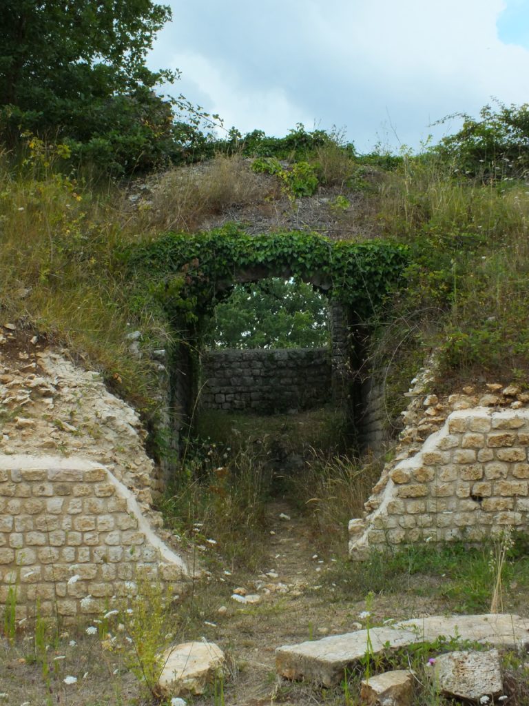 The arched entering of the amphiteatre