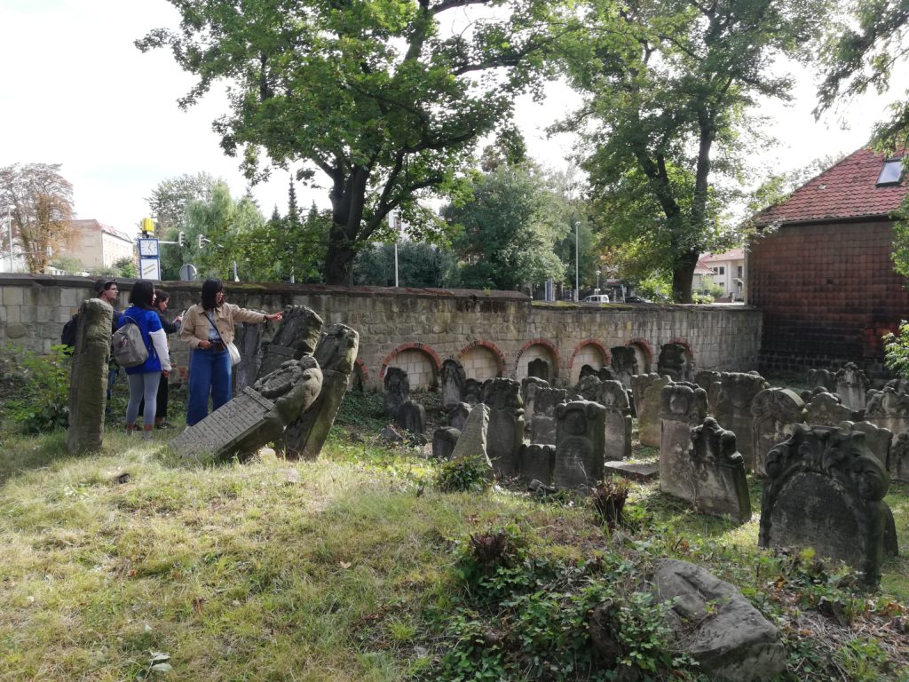 The image shows the condition of the Jewish cemetery