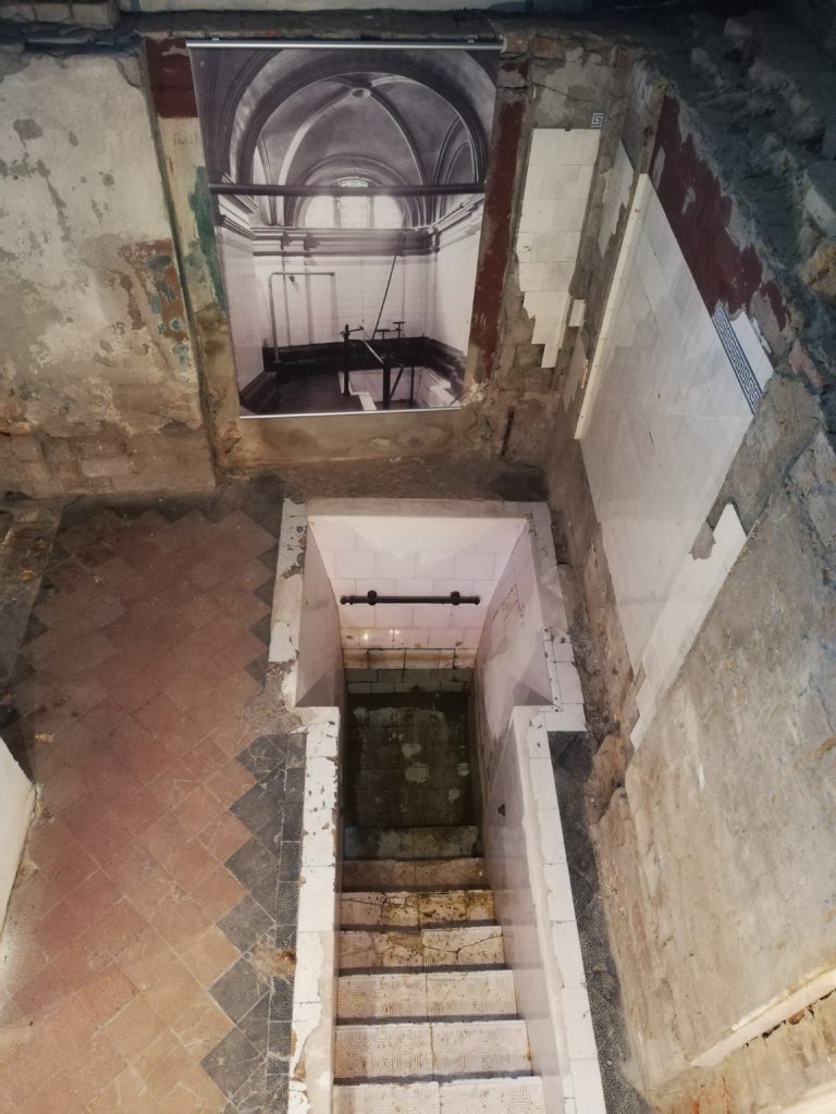 The image is of the Mikveh portion preserved by the Moses Mendelssohn akademie