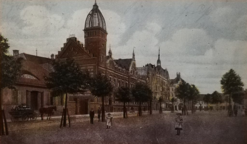 The postcard image of 1907, showing Berliner Platz in Cottbus.