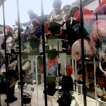 Display of costumes for Manneken Pis