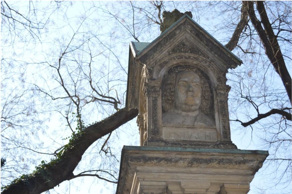 Engraving of Bach in his old monument