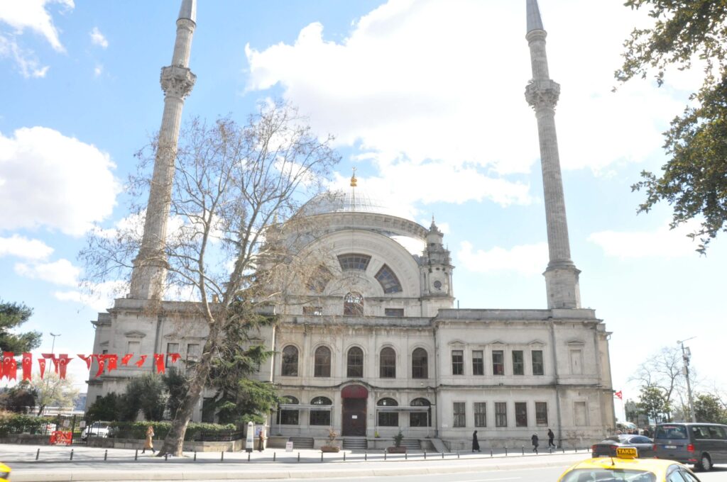 Dolmabahçe Mosque